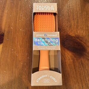 Tangle Teezer Detangling Hairbrush-Plant Based. Tangerine color